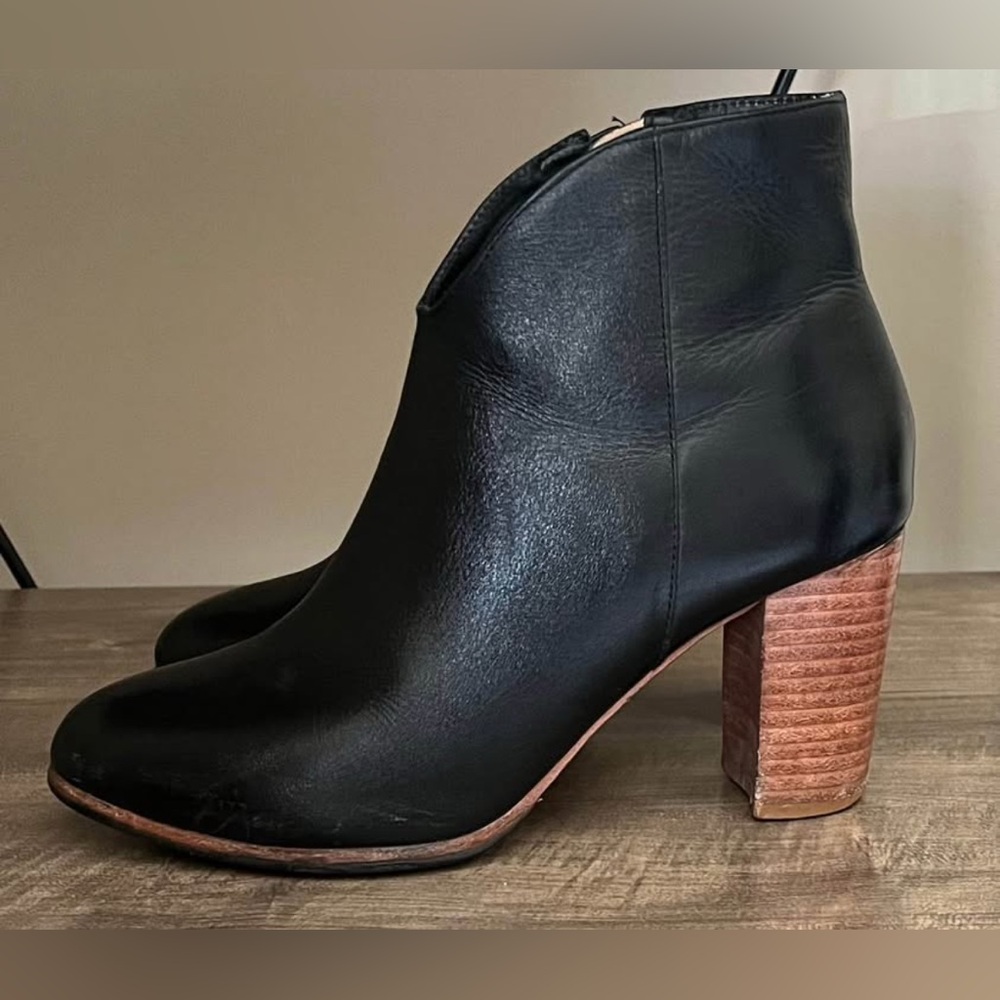 Poppy Barley Size 6.5 Black Leather Booties